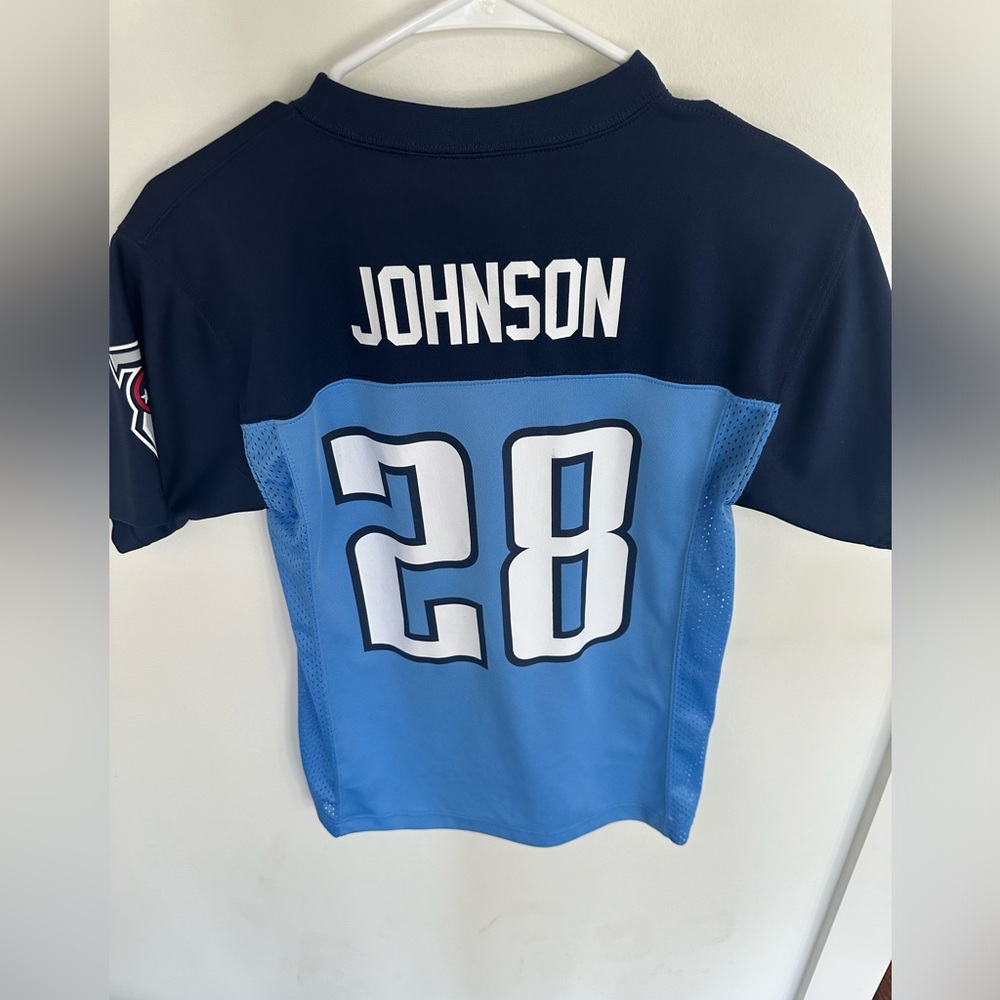 Tennessee Titans Chris Johnson official NFL football jersey, youth medium